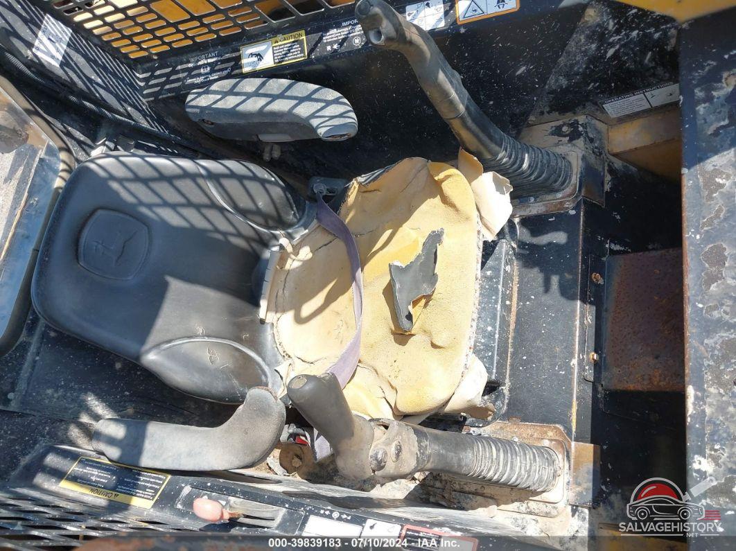 T00320A100244 2005 SKID STEER photo no. 5
