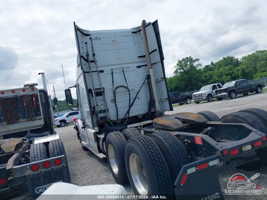 4V4N99EH2FN909601 2015 VOLVO VN photo no. 3