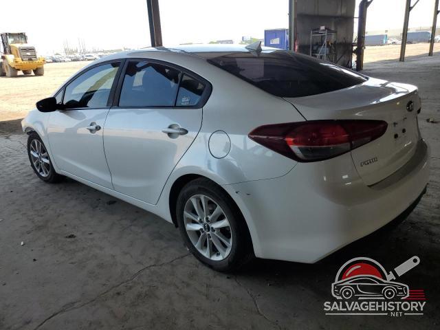 3KPFL4A72HE013033 2017 KIA FORTE photo no. 2