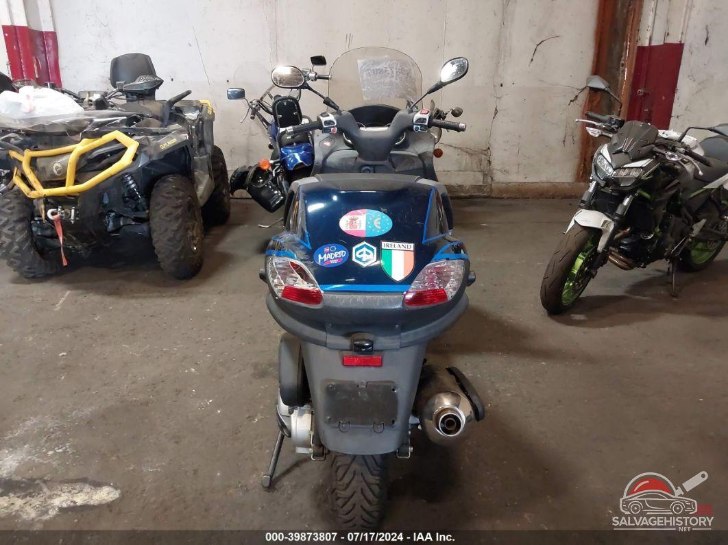 ZAPM590T895000893 2009 PIAGGIO MP3 photo no. 6
