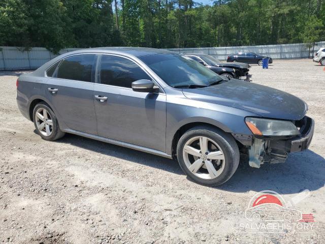 1VWBH7A32DC125800 2013 VOLKSWAGEN PASSAT photo no. 4