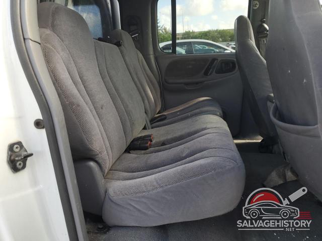 1B7GL2AN8YS678930 2000 DODGE DAKOTA photo no. 10