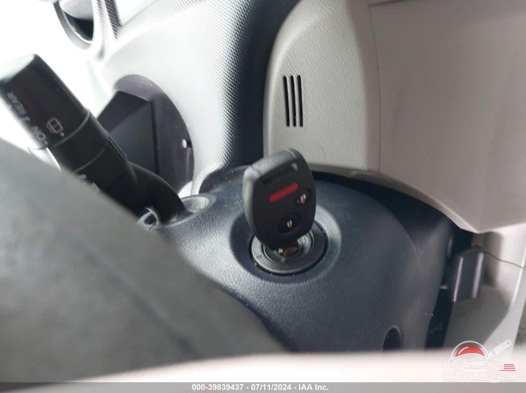 JHMZE2H73AS035061 2010 HONDA INSIGHT photo no. 11