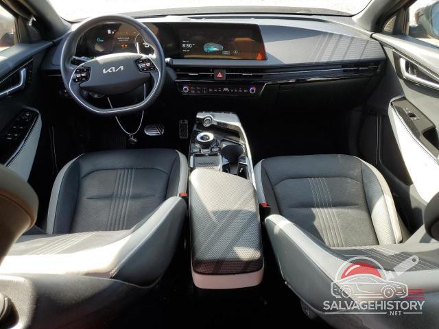 KNDC44LA0N5063784 2022 KIA EV6 GT LIN photo no. 8