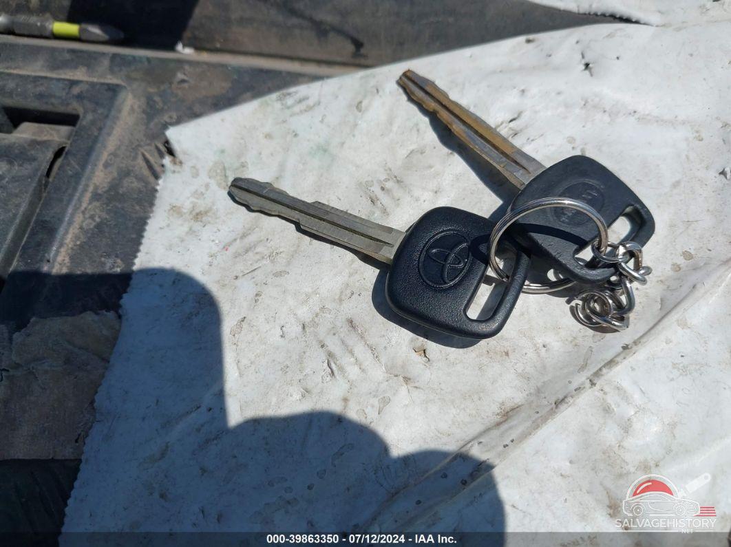 JTEHH20V126015234 2002 TOYOTA RAV4 photo no. 11