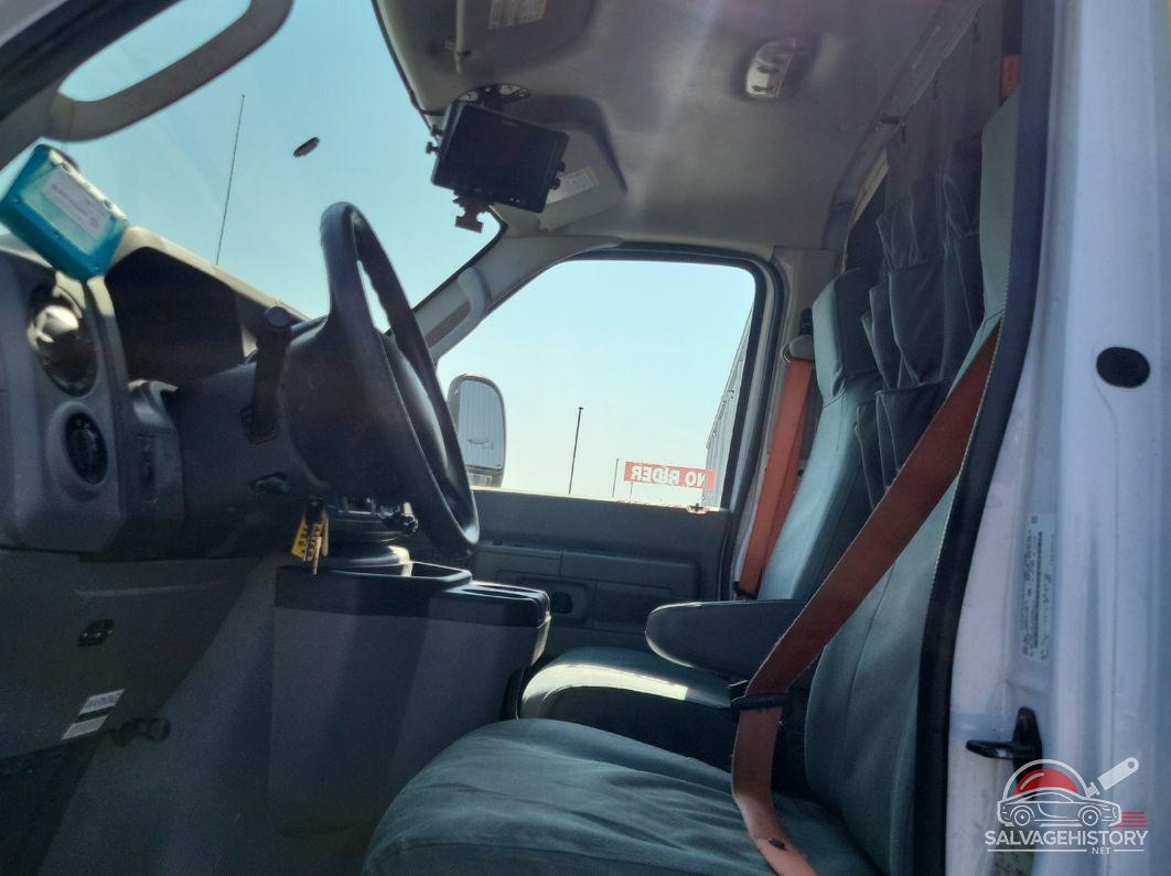 1FDXE4FS3HDC69075 2017 FORD ECONOLINE photo no. 5