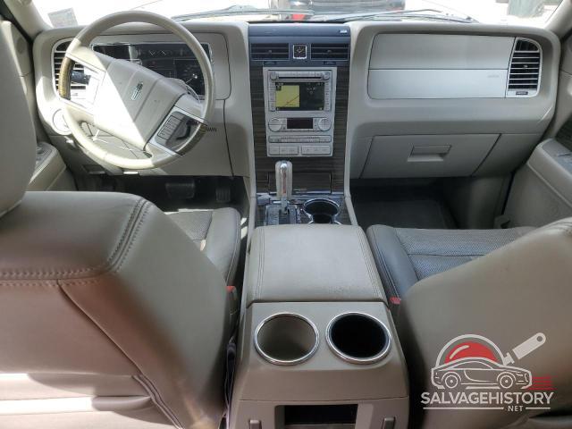 5LMJJ2H5XAEJ00472 2010 LINCOLN NAVIGATOR photo no. 8