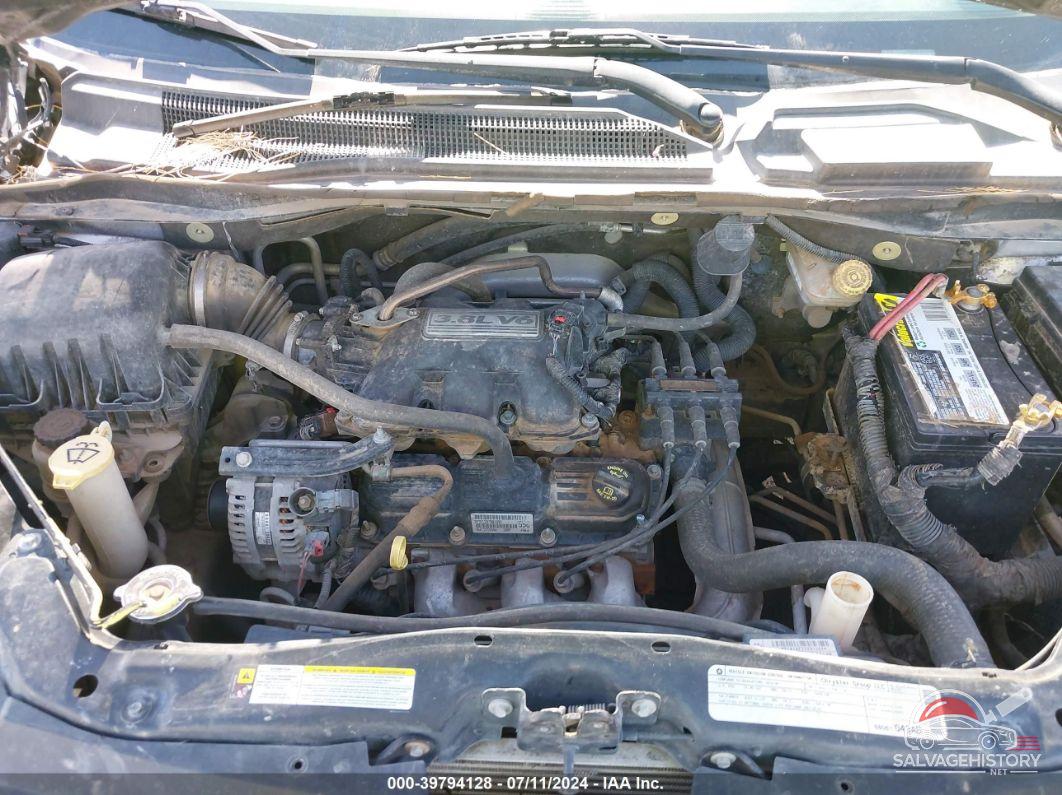 2V4RW4D13AR168891 2010 VOLKSWAGEN ROUTAN photo no. 10