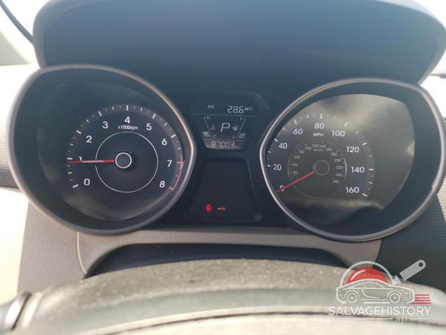 5NPDH4AE2FH582996 2015 HYUNDAI ELANTRA photo no. 9