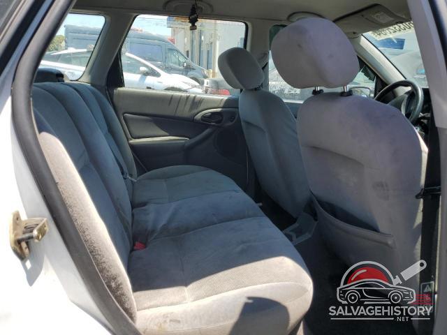 1FAFP36362W143422 2002 FORD FOCUS photo no. 10