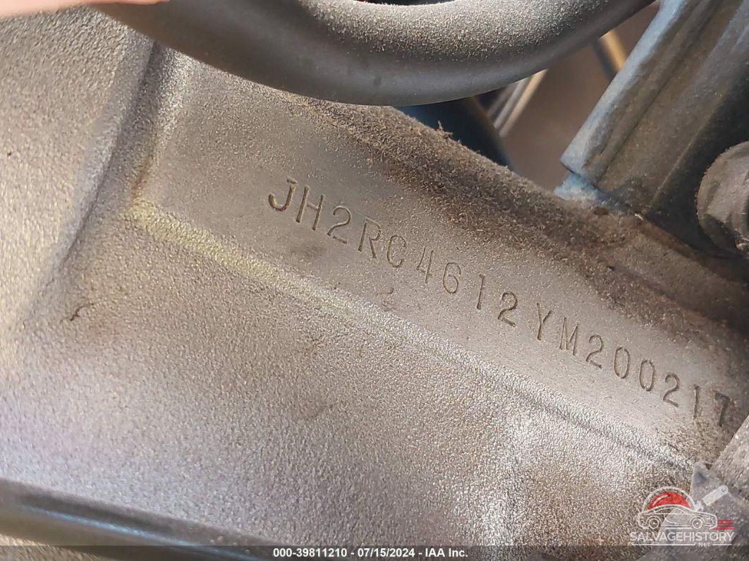 JH2RC4612YM200217 2000 HONDA VFR800 photo no. 10