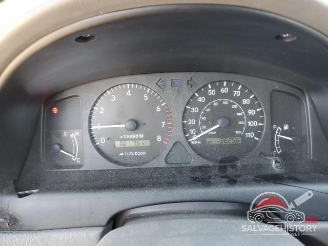 1NXBR12EX2Z634789 2002 TOYOTA COROLLA photo no. 9
