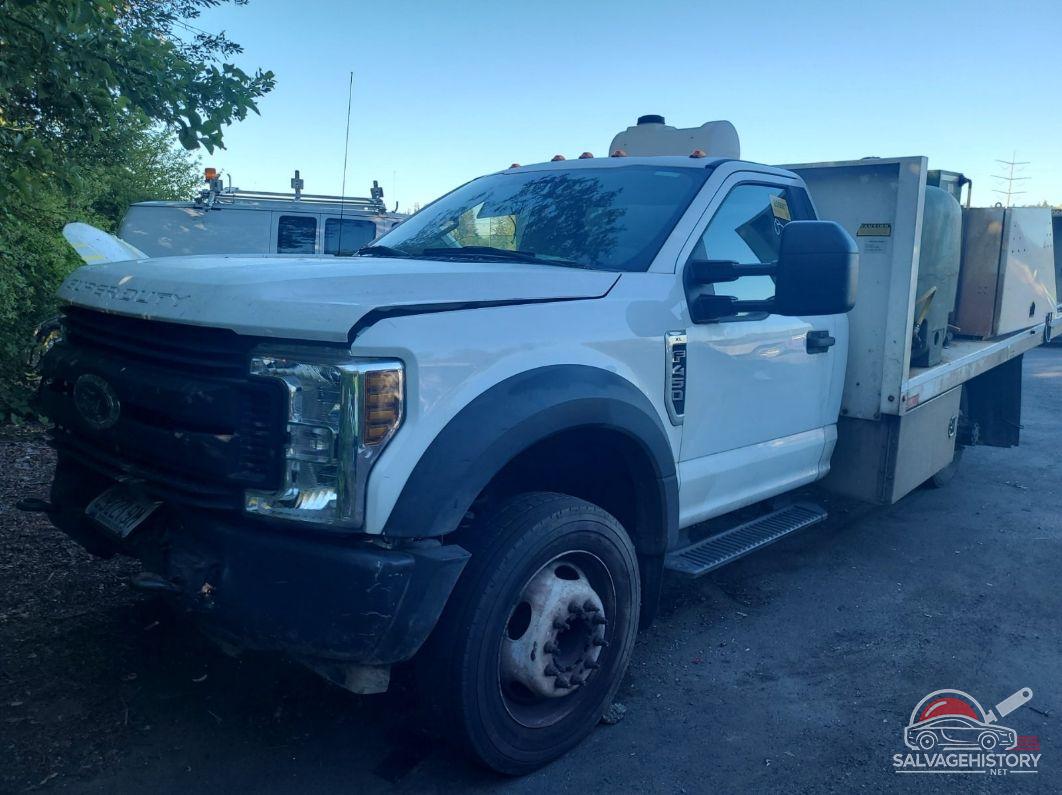 1FDUF4GY9JEC29439 2018 FORD F-450 CHASSIS photo no. 2