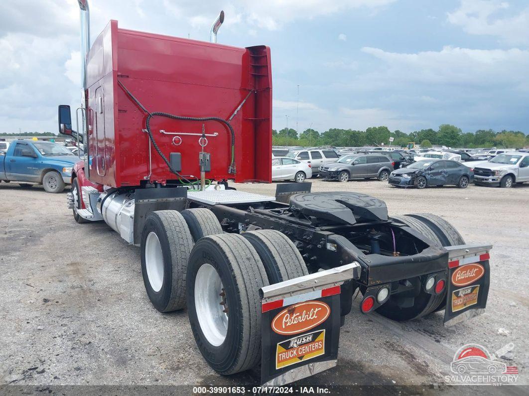 1XPBD49X6HD433880 2017 PETERBILT 579 photo no. 3