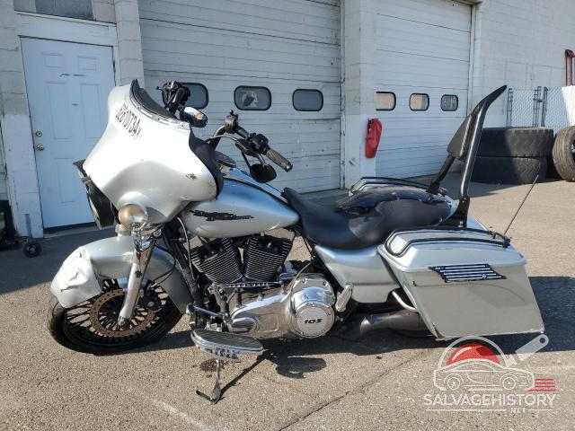 1HD1KB410AB646639 2010 HARLEY-DAVIDSON FL photo no. 3