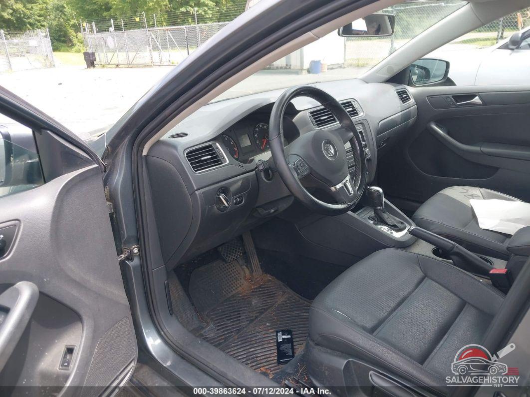 3VWDZ7AJ1BM320321 2011 VOLKSWAGEN JETTA photo no. 5