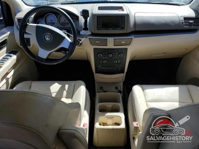 2V4RW3D1XAR354096 2010 VOLKSWAGEN ROUTAN photo no. 8