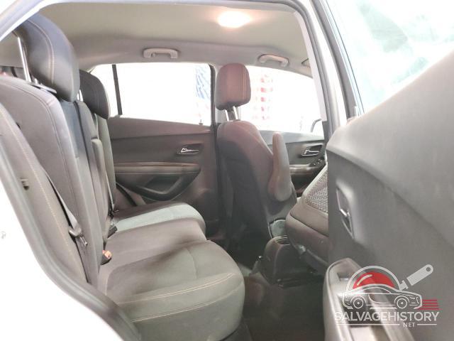 KL7CJKSBXJB631121 2018 CHEVROLET TRAX photo no. 10