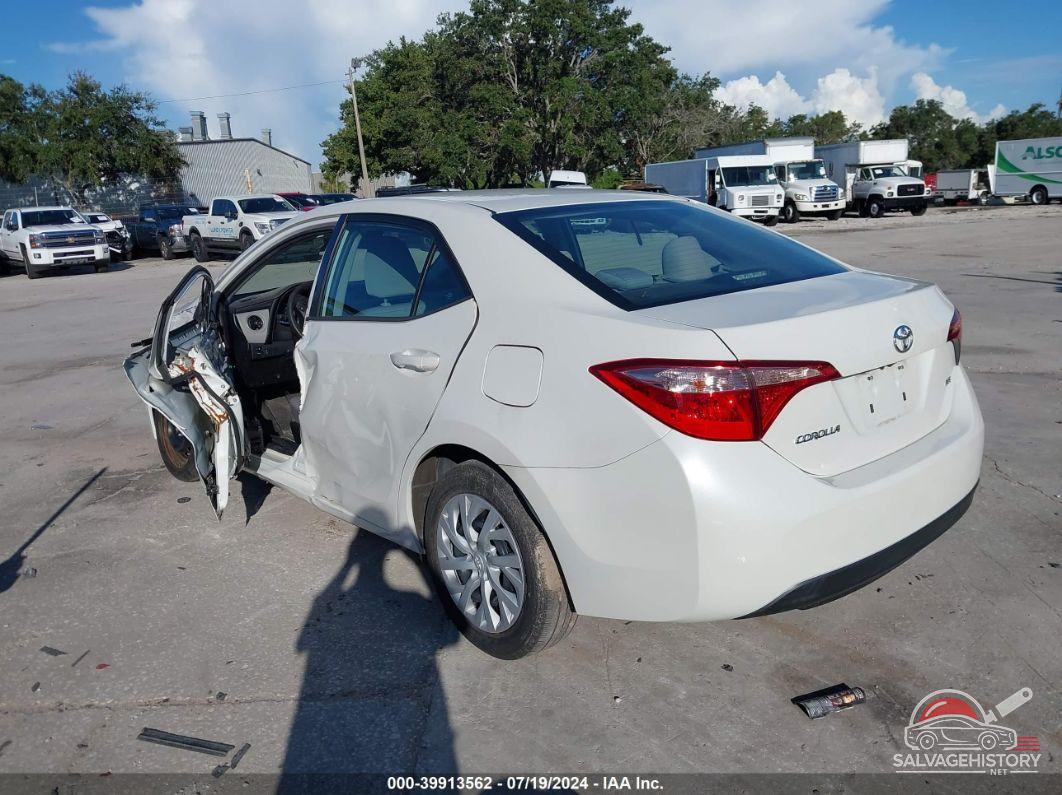 5YFBURHE1JP804638 2018 TOYOTA COROLLA photo no. 3