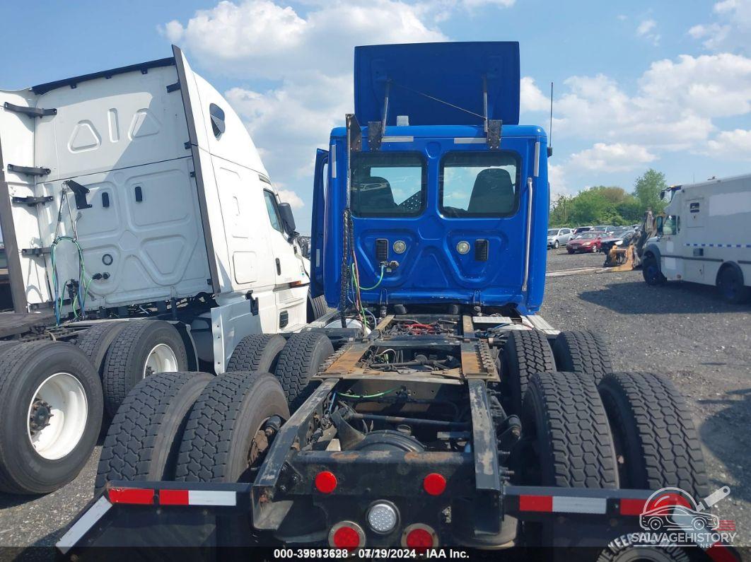 1FUJGBDV1GLHE7849 2016 FREIGHTLINER CASCADIA 113 photo no. 8