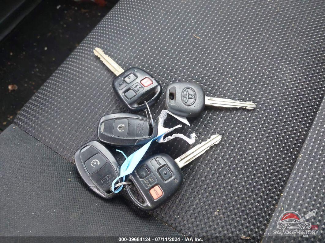 JTEBU4BF0BK111737 2011 TOYOTA FJ CRUISER photo no. 11