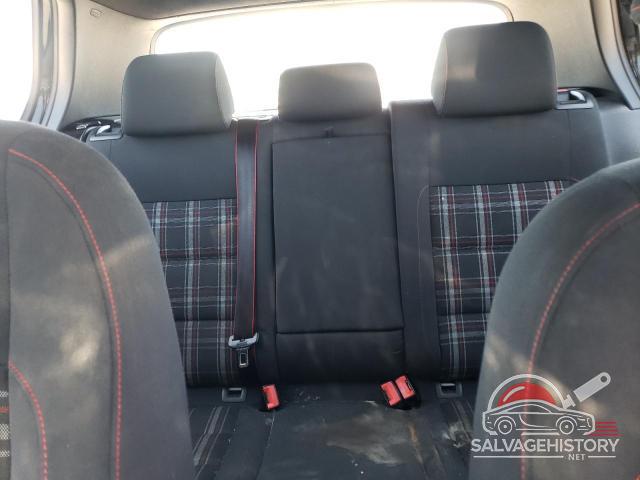 WVWHV7AJ2DW137156 2013 VOLKSWAGEN GTI photo no. 10