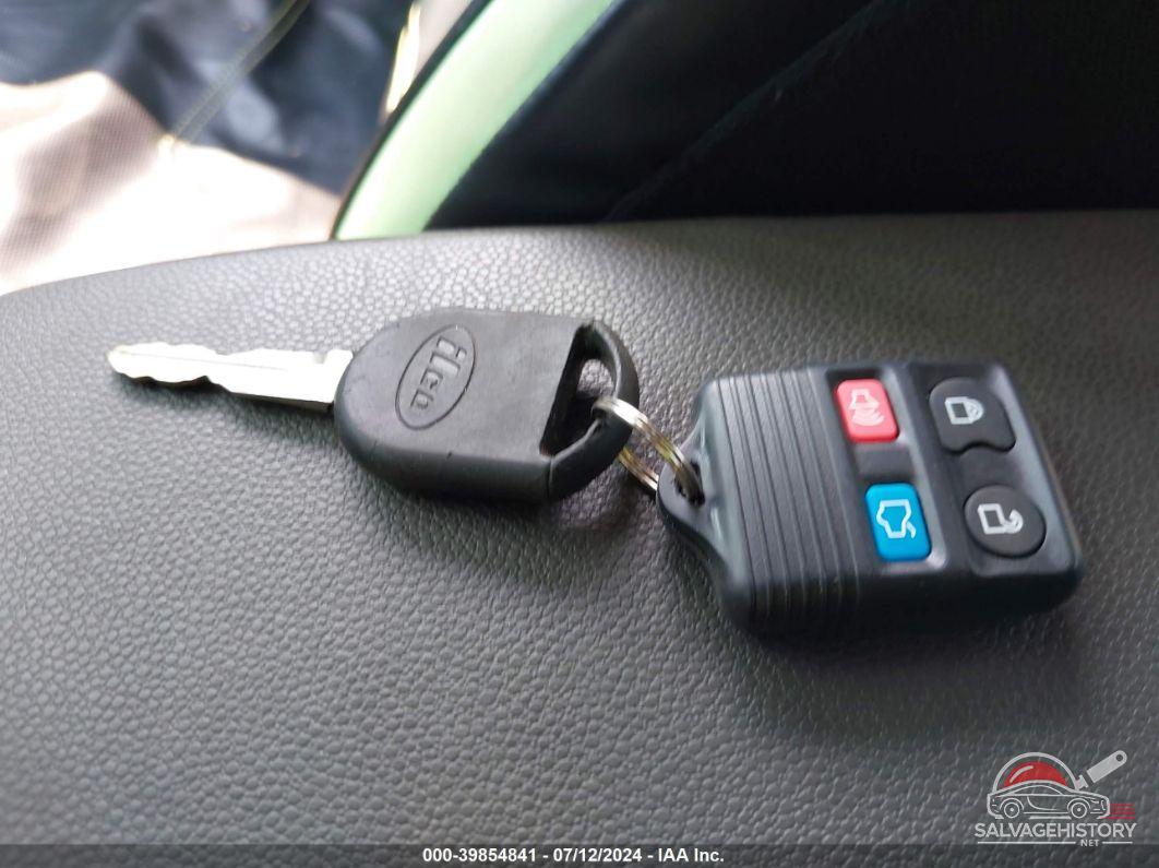 1FAHP35N48W137073 2008 FORD FOCUS photo no. 11