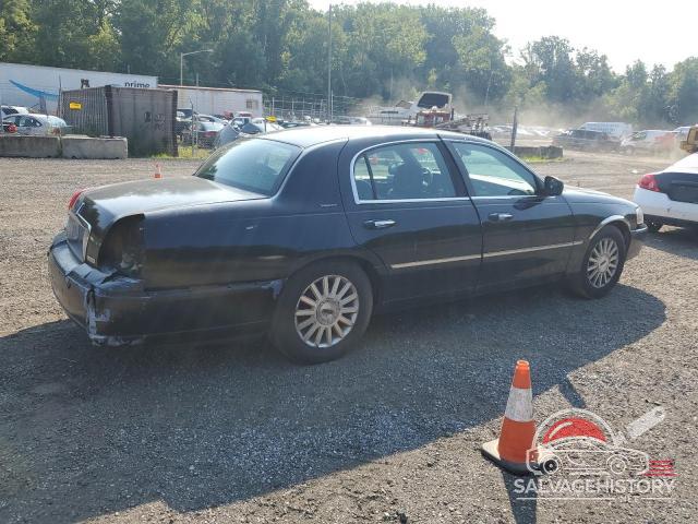 1LNHM82W83Y652602 2003 LINCOLN TOWNCAR photo no. 3