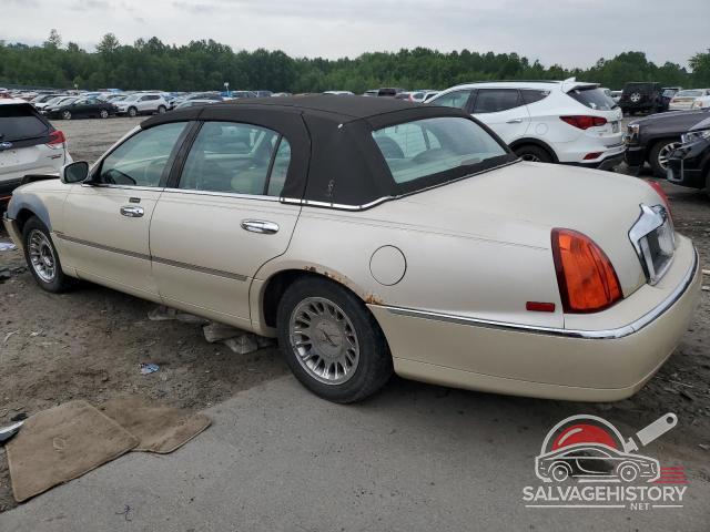 1LNHM83W8YY800964 2000 LINCOLN TOWNCAR photo no. 2