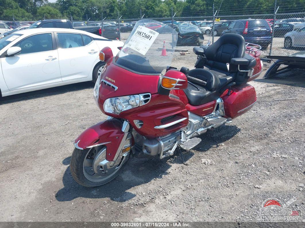 1HFSC47491A000659 2001 HONDA GL1800 photo no. 2