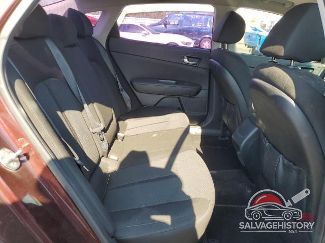 5XXGT4L32JG263383 2018 KIA OPTIMA photo no. 10