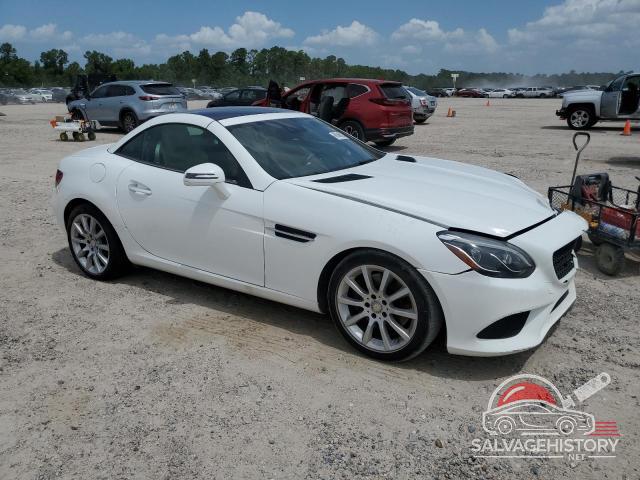 WDDPK3JA4HF131075 2017 MERCEDES-BENZ SLC-CLASS photo no. 4