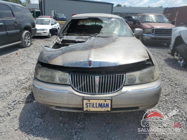 1LNHM81W41Y706878 2001 LINCOLN TOWNCAR photo no. 5