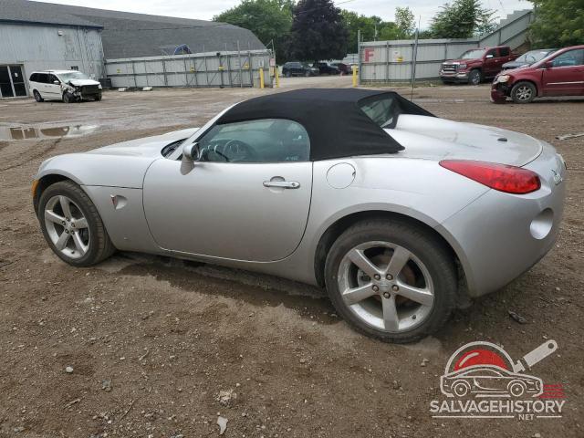 1G2MB35B37Y111956 2007 PONTIAC SOLSTICE photo no. 2