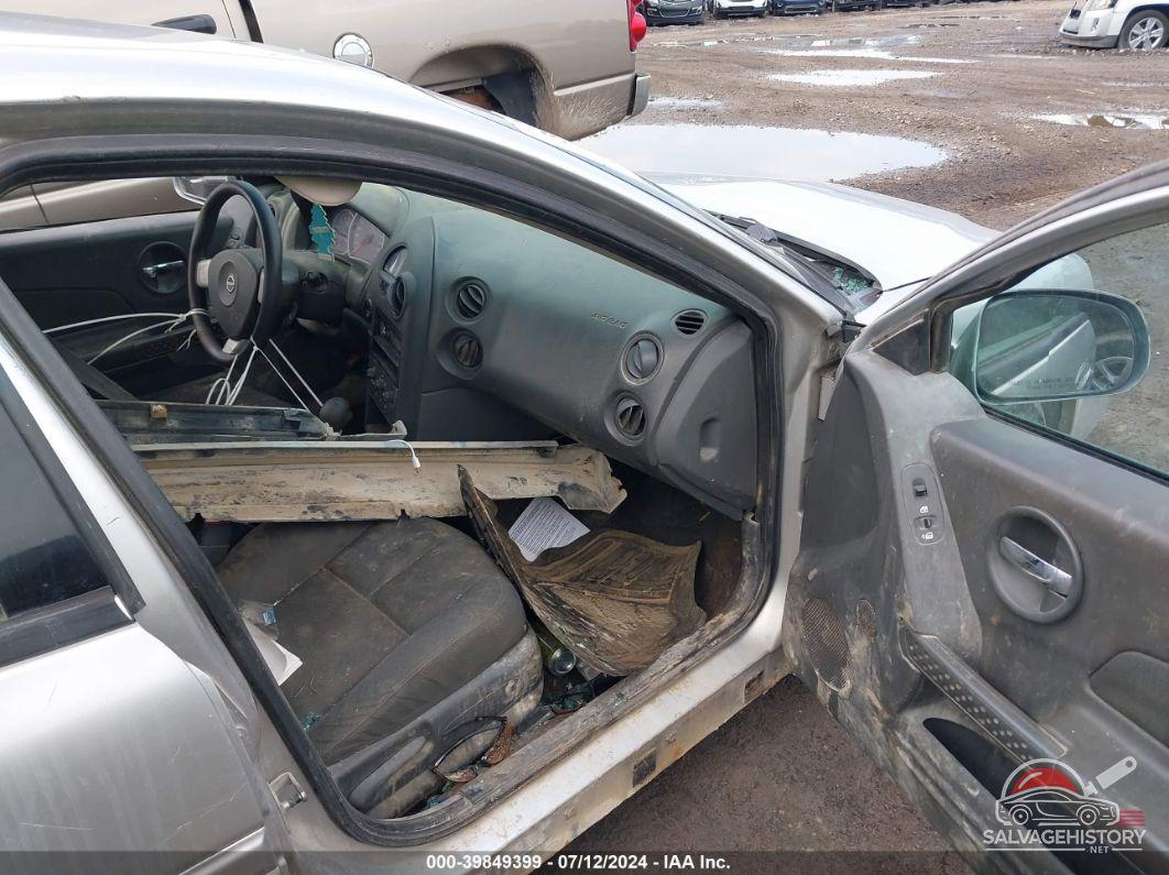 2G2WP542841305260 2004 PONTIAC GRAND PRIX photo no. 5