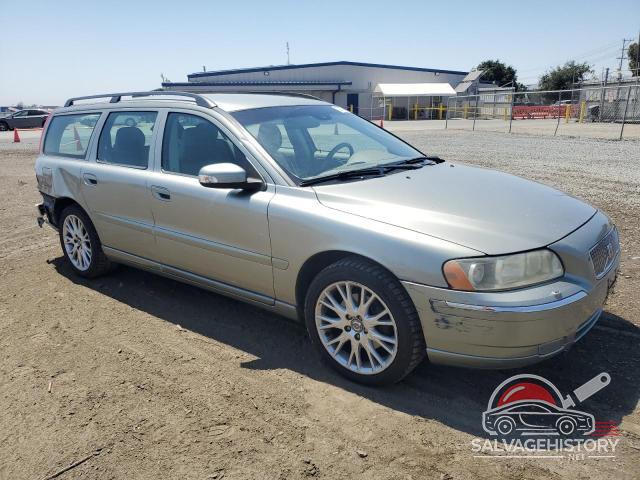 YV1SW592X72632120 2007 VOLVO V70 photo no. 4