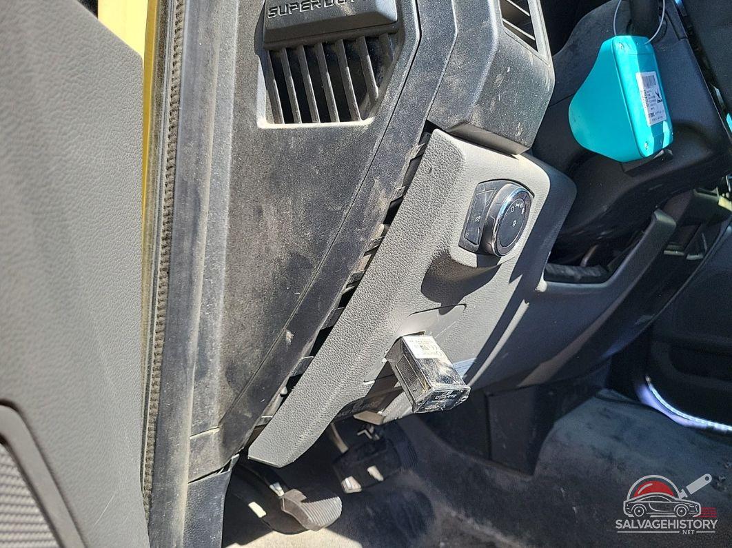 1FDUF5GY9KEE44181 2019 FORD F-550 CHASSIS photo no. 2