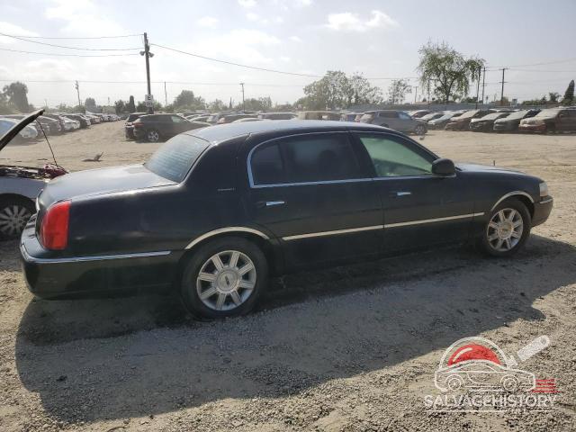 2LNHM84W38X640183 2008 LINCOLN TOWNCAR photo no. 3