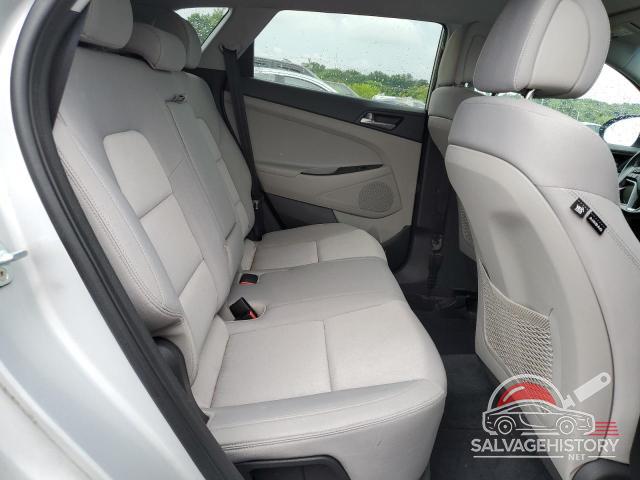 KM8J3CA29HU592480 2017 HYUNDAI TUCSON photo no. 11