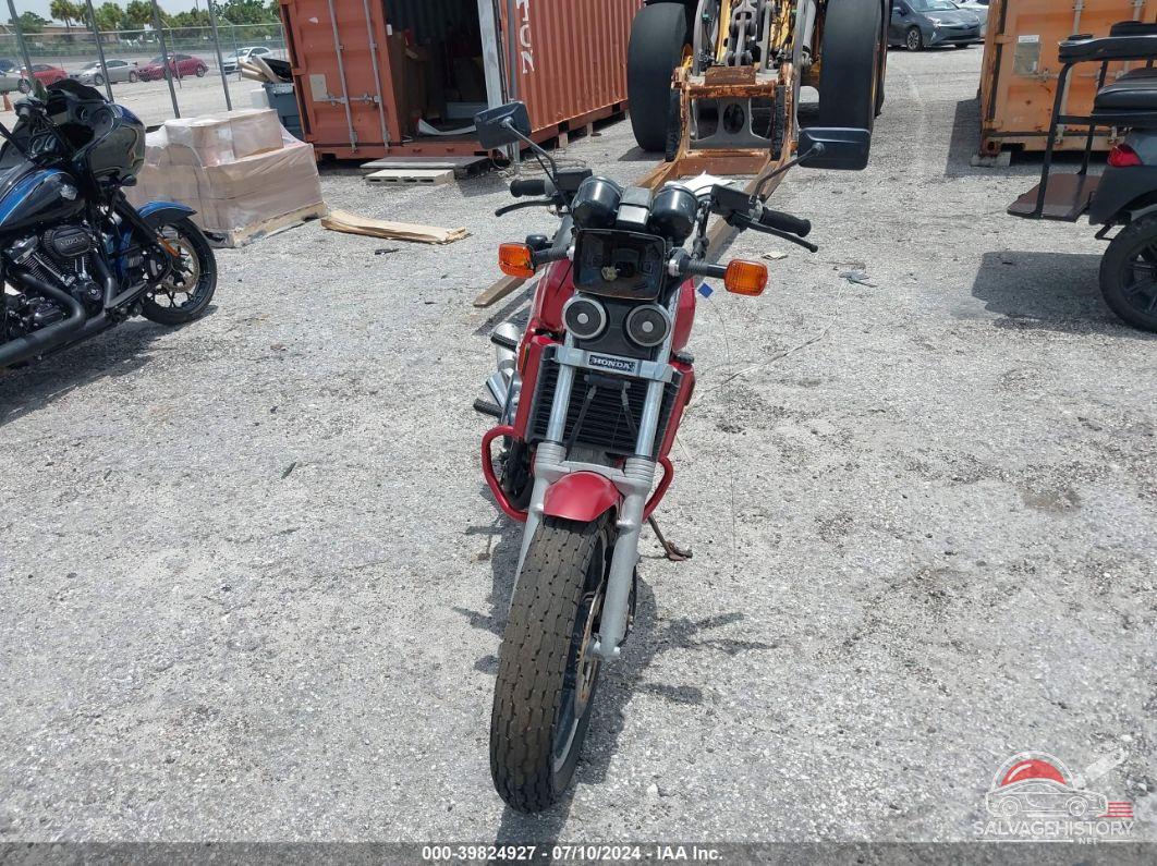 JH2RC2204EM004339 1984 HONDA VF700 photo no. 5