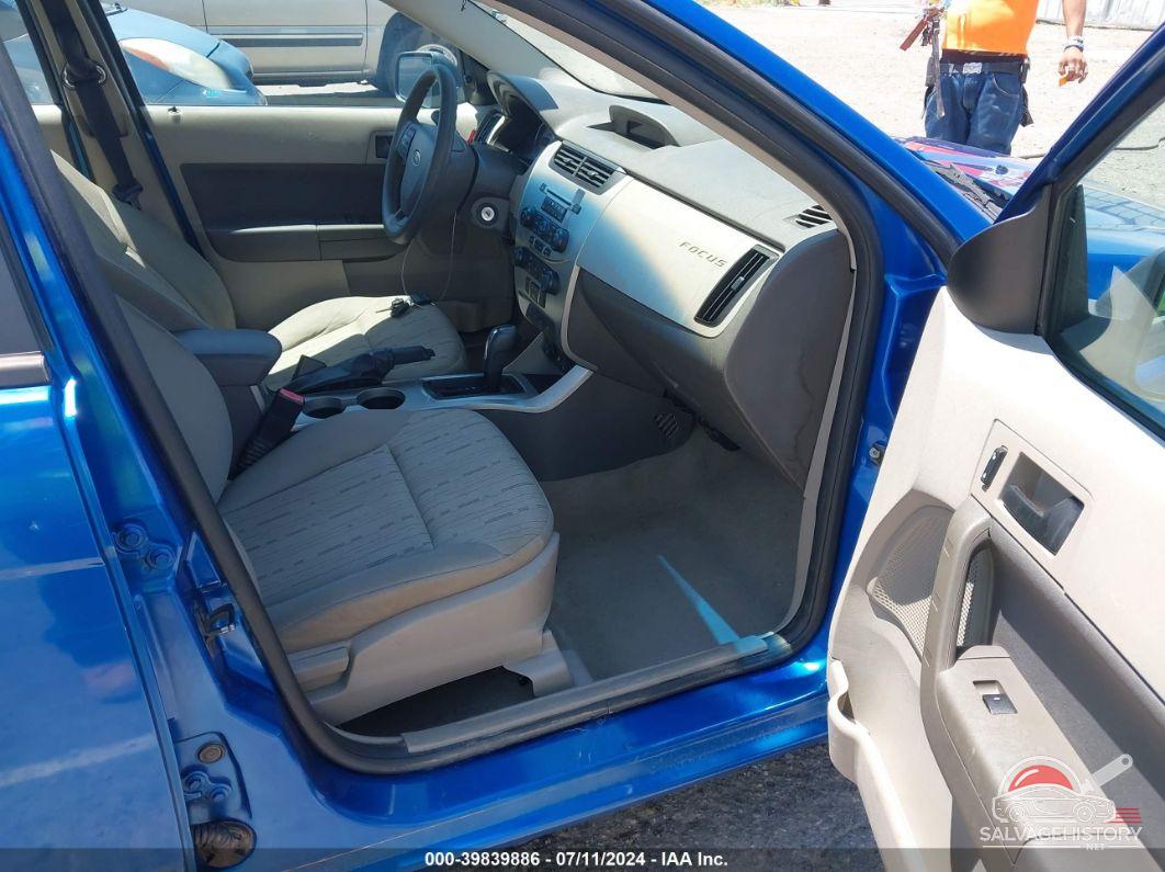1FAHP3FN0AW137513 2010 FORD FOCUS photo no. 5