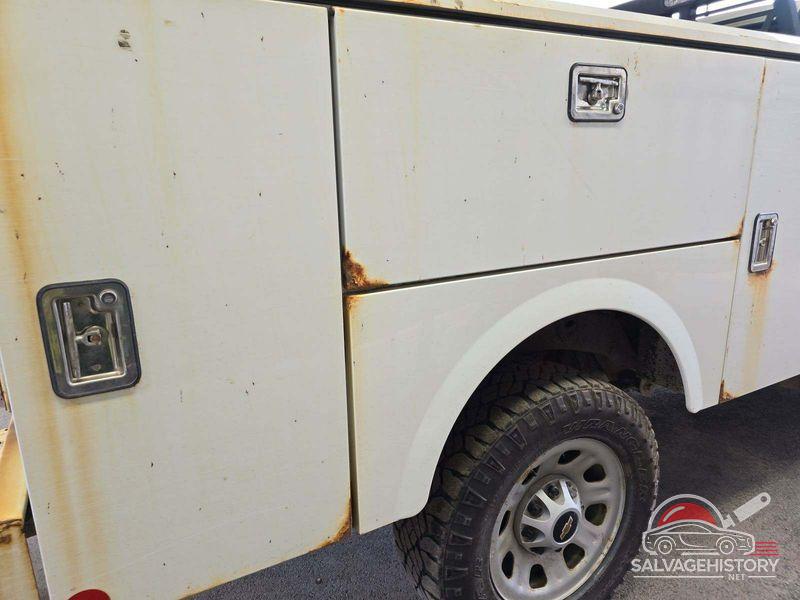 1GC2KUEG3JZ283104 2018 CHEVROLET SILVERADO 2500HD photo no. 6