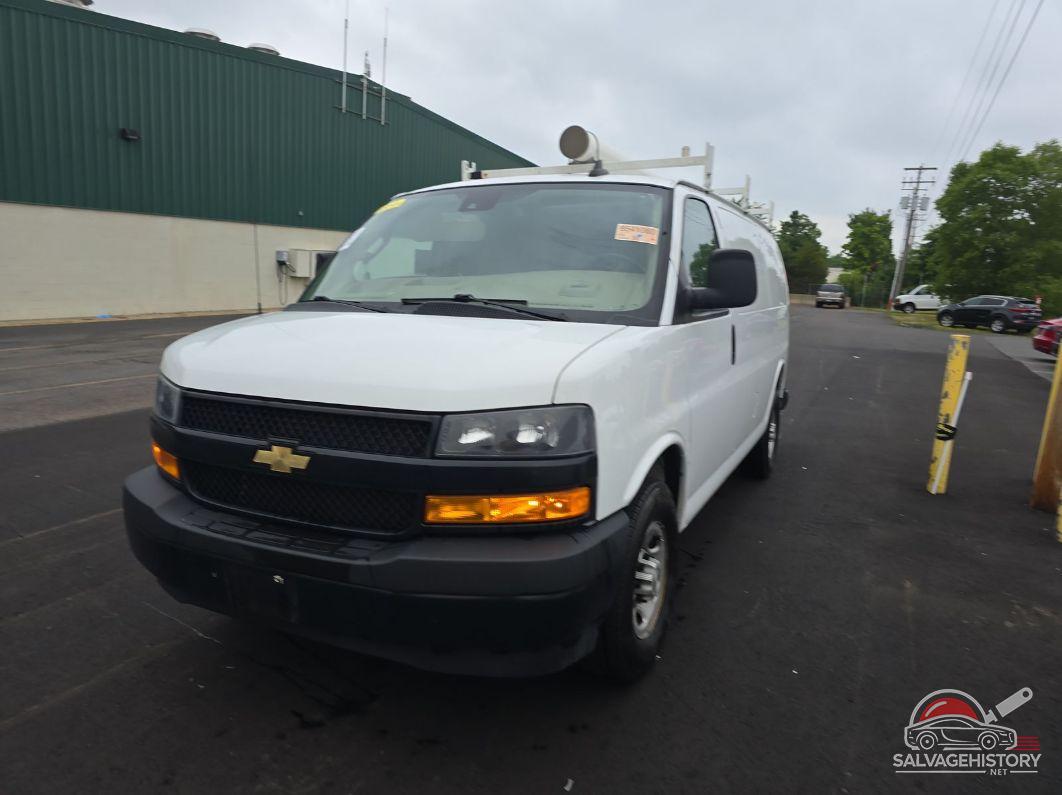 1GCZGGFP5L1275961 2020 CHEVROLET EXPRESS CARGO photo no. 2