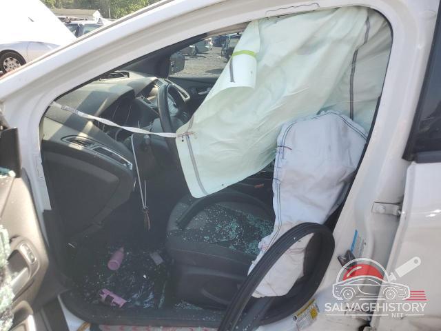 1FADP3L95FL267317 2015 FORD FOCUS photo no. 7