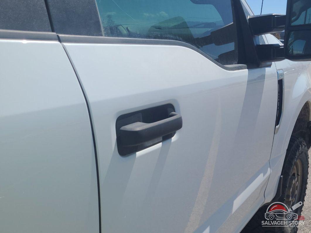 1FT7X3B62KEE27456 2019 FORD F350 photo no. 2