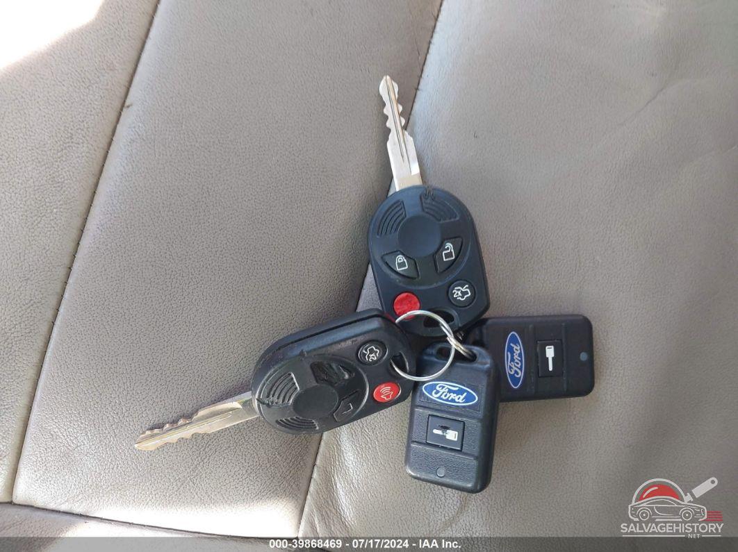 1FMCU5K35AKA95694 2010 FORD ESCAPE photo no. 11