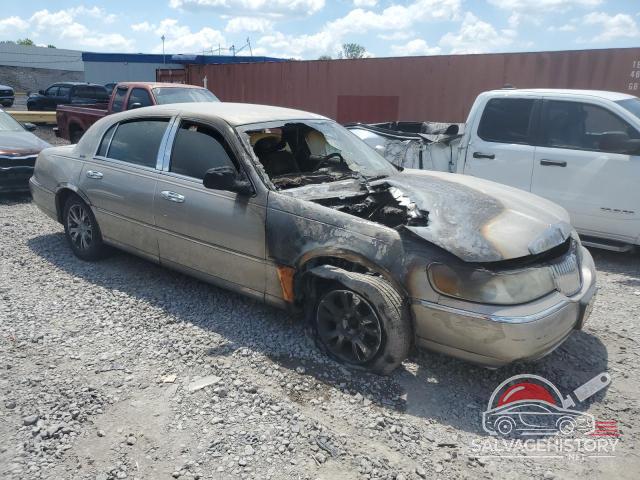 1LNHM81W41Y706878 2001 LINCOLN TOWNCAR photo no. 4