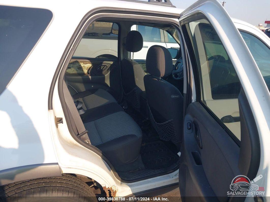 1FMCU93164KA24495 2004 FORD ESCAPE photo no. 8
