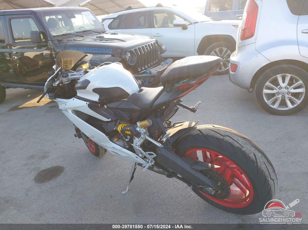 ZDM14B1W4HB005732 2017 DUCATI SUPERBIKE photo no. 3