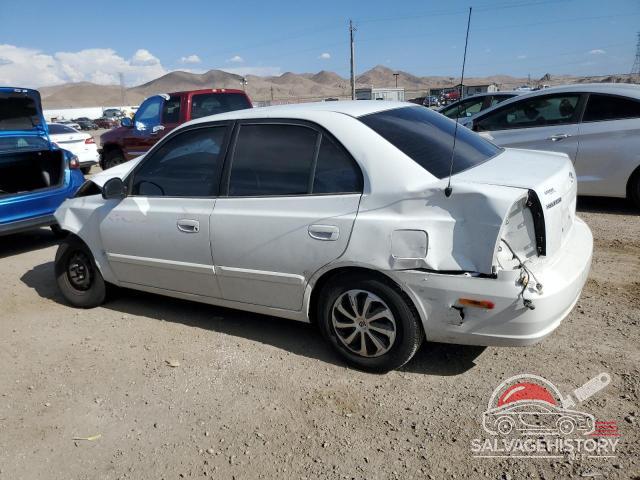 KMHCG45C25U655775 2005 HYUNDAI ACCENT photo no. 2